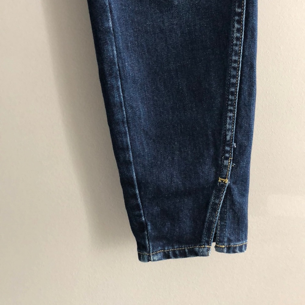 AMO Twist Skinny Ankle Jeans - Picture 4 of 8